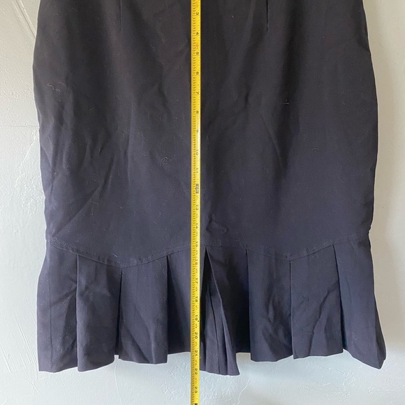 A. Byer Pencil skirt, with ruffle hem, black, Size 11 - Picture 12 of 14